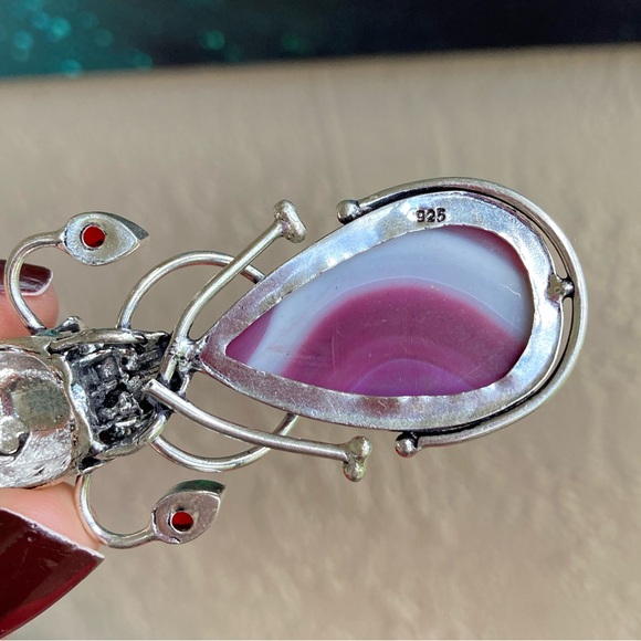 Genuine white & fuchsia pink agate & garnet gemstones skull boho goth necklace - Picture 3 of 11